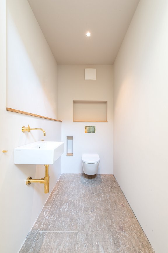 Guest WC in the entrance area