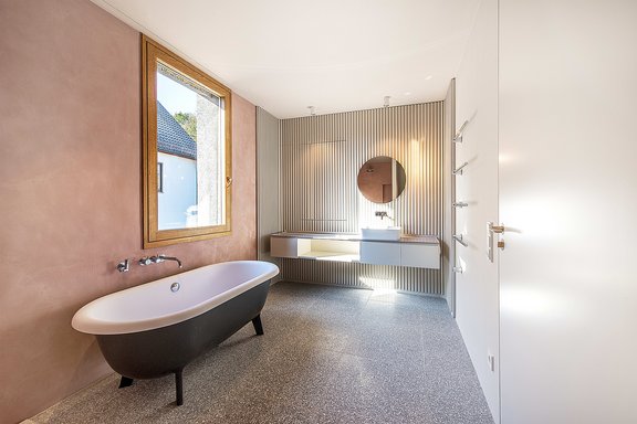 Bathroom on the 1st floor