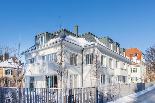 Objektvideo ansehen: Erstbezug: Einzigartiges Penthouse mit High-End-Ausstattung in bester Lage - Villenkolonie I