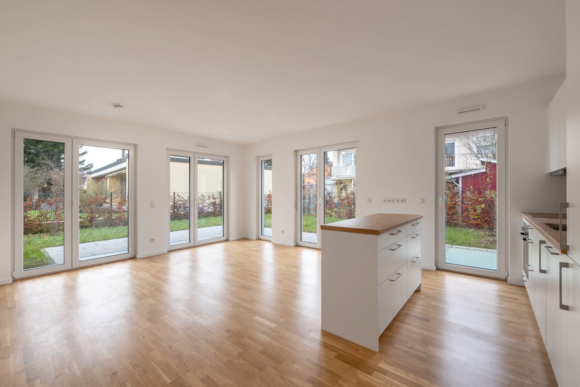 Sunny 3-room garden apartment