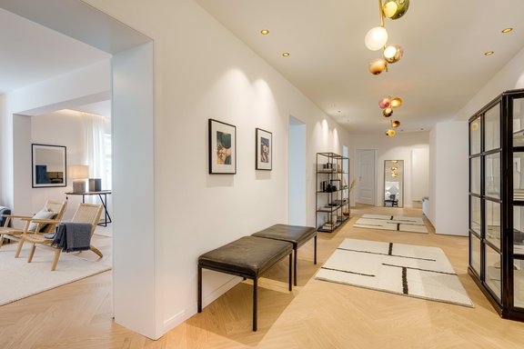 Ideal room layout around the central hallway