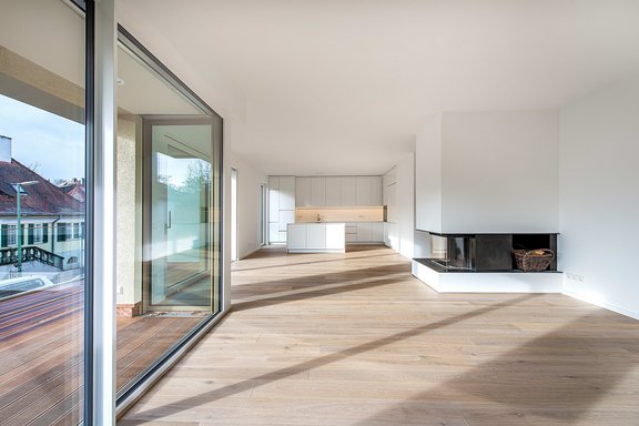 Wohn-/Essbereich mit Kamin