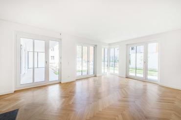 First-time occupancy: Modern 4-room apartment with high-quality furnishings and sunny south-facing garden