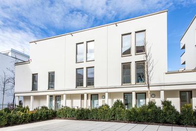 First-time occupancy: Modern townhouse with high-quality furnishings in exquisite location