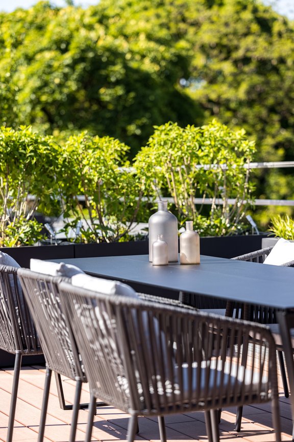 Elegantes Rooftop Dining