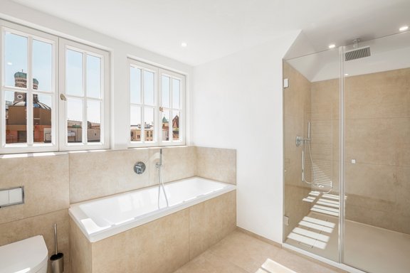 Puristic-elegant equipment