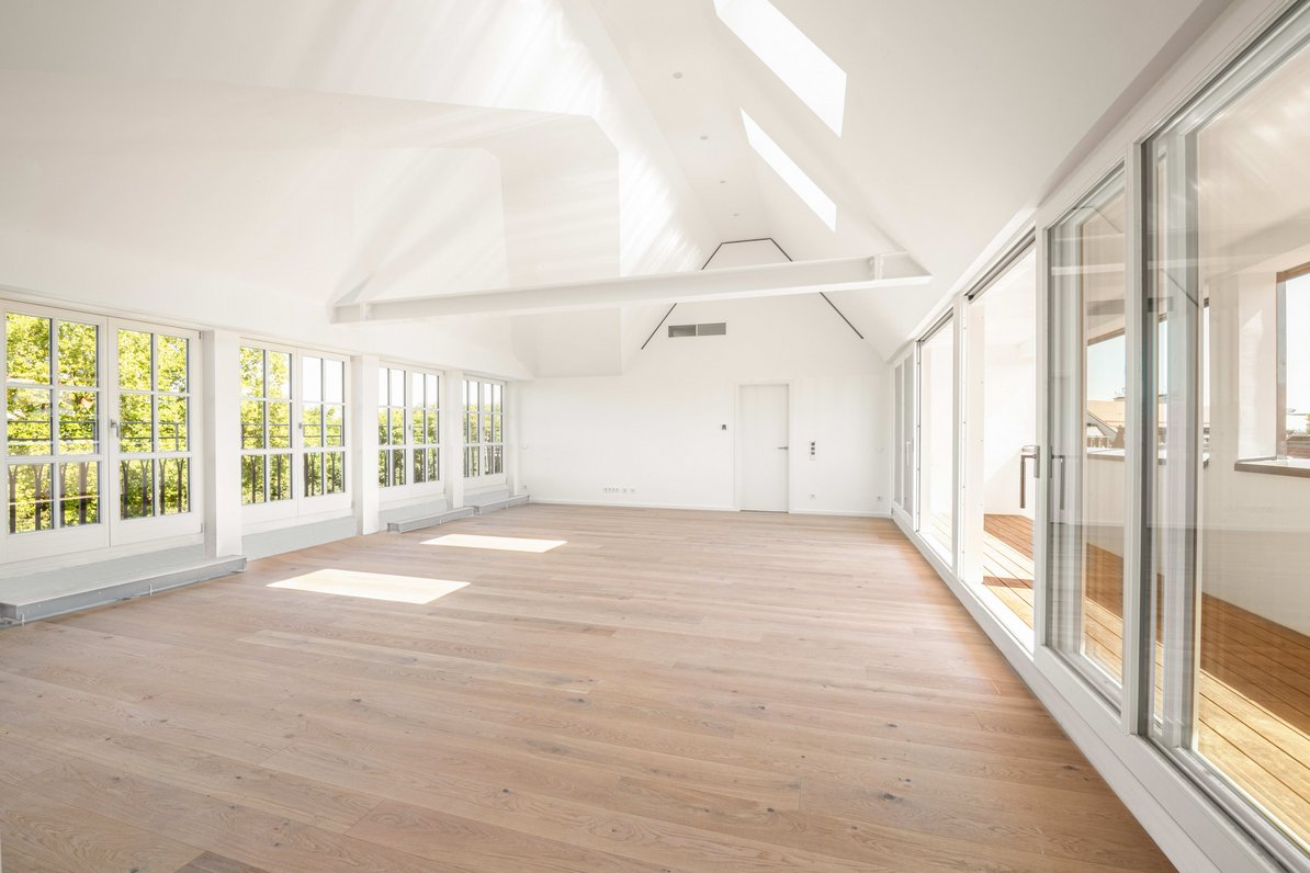 Spectacular living/dining area