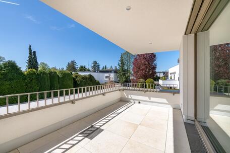 Exclusive 4-room newly built apartment with ideal orientation and sunny loggias