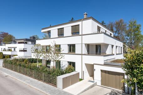 Exclusive 4-room newly built apartment with ideal orientation and sunny loggias