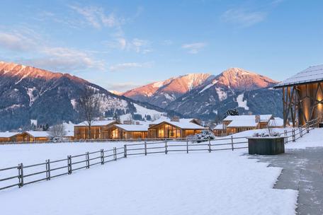 Unique architecture: ensemble of hotel, restaurant and event hall with approval for 16 premium chalets