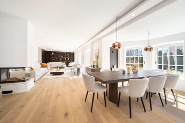 First occupancy: Exquisitely modernized country residence with special charm, alpine views and a high level of privacy