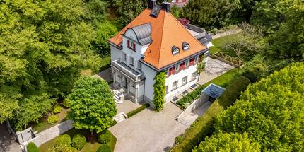 Excellently renovated villa from 1924 with unique charm on the banks of the Isar river