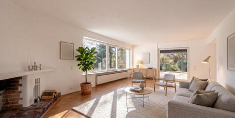 Family-friendly and versatile: spacious villa with plenty of privacy, garden, and pool
