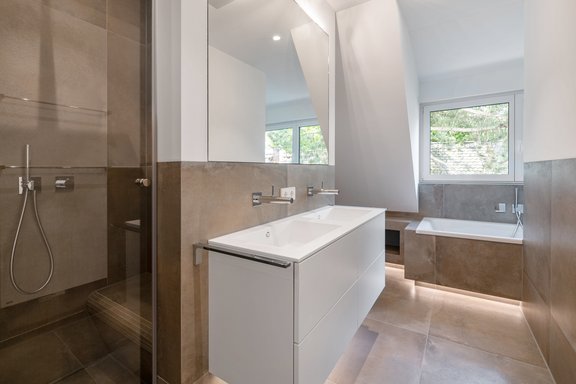 Edel gestaltetes Masterbad