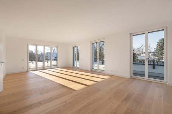 Light-filled rooms