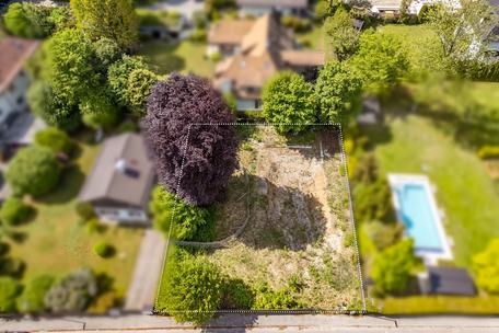 Family-Friendly Location: Attractive Building Lot with a Building Permit