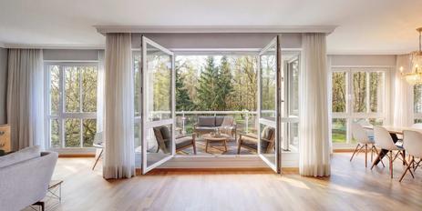 Family-friendly, elegant 4-room apartment with south-facing balcony in the most exclusive villa location