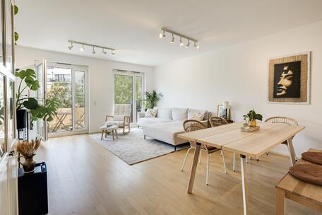 Family-friendly, bright 3-room apartment with two balconies