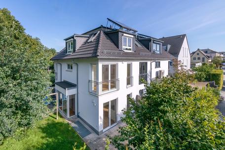 Family-friendly corner house from 2016 with solar thermal energy and feel-good ambience in a natural location