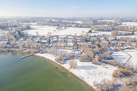 Family villa with pool, airy beach house flair, lake view, elevator and granny apartment near the lake