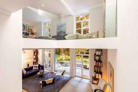 Design aesthetics and nature: elegant architect's house with enchanting garden right next to Herzogpark