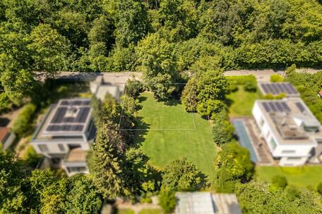 Property share (WEG) for a residential building in a prime, natural setting