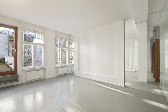 Office room with terrace access on the 1st floor (unit 2)