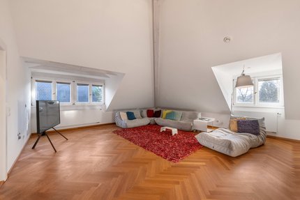 Attic studio with a height of up to 4.20 meters
