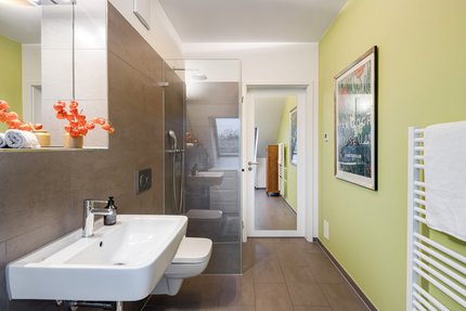 Shower room with washing machine connection