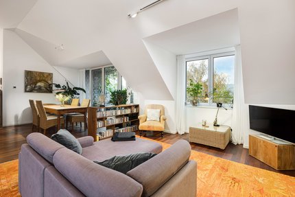 Open plan living/dining area
