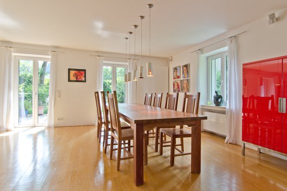 Dining area with terrace access