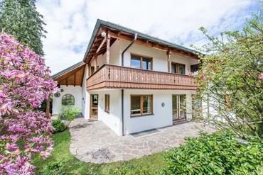 Grosszügiges Einfamilienhaus im Landhausstil mit sonnigem Südgarten