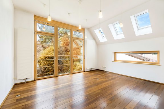 Light-filled studio/studio