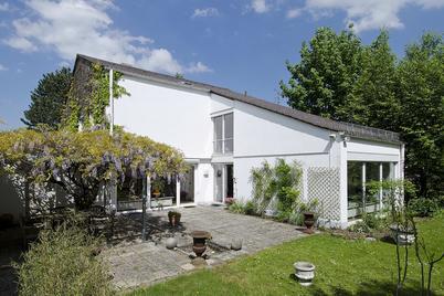 Grosszügiges Einfamilienhaus mit offener Galerie und Einliegerwohnung