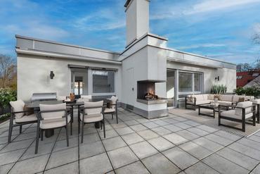 Spacious penthouse with fantastic roof terrace in top location Herzogpark