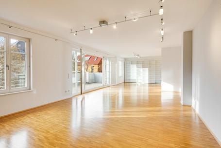 A well-designed, bright 3-bedroom apartment with a sunny balcony