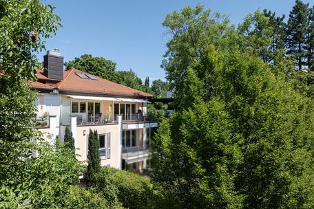 A Home Within a Home: A 222 m² duplex apartment with three terraces in a prime, green location