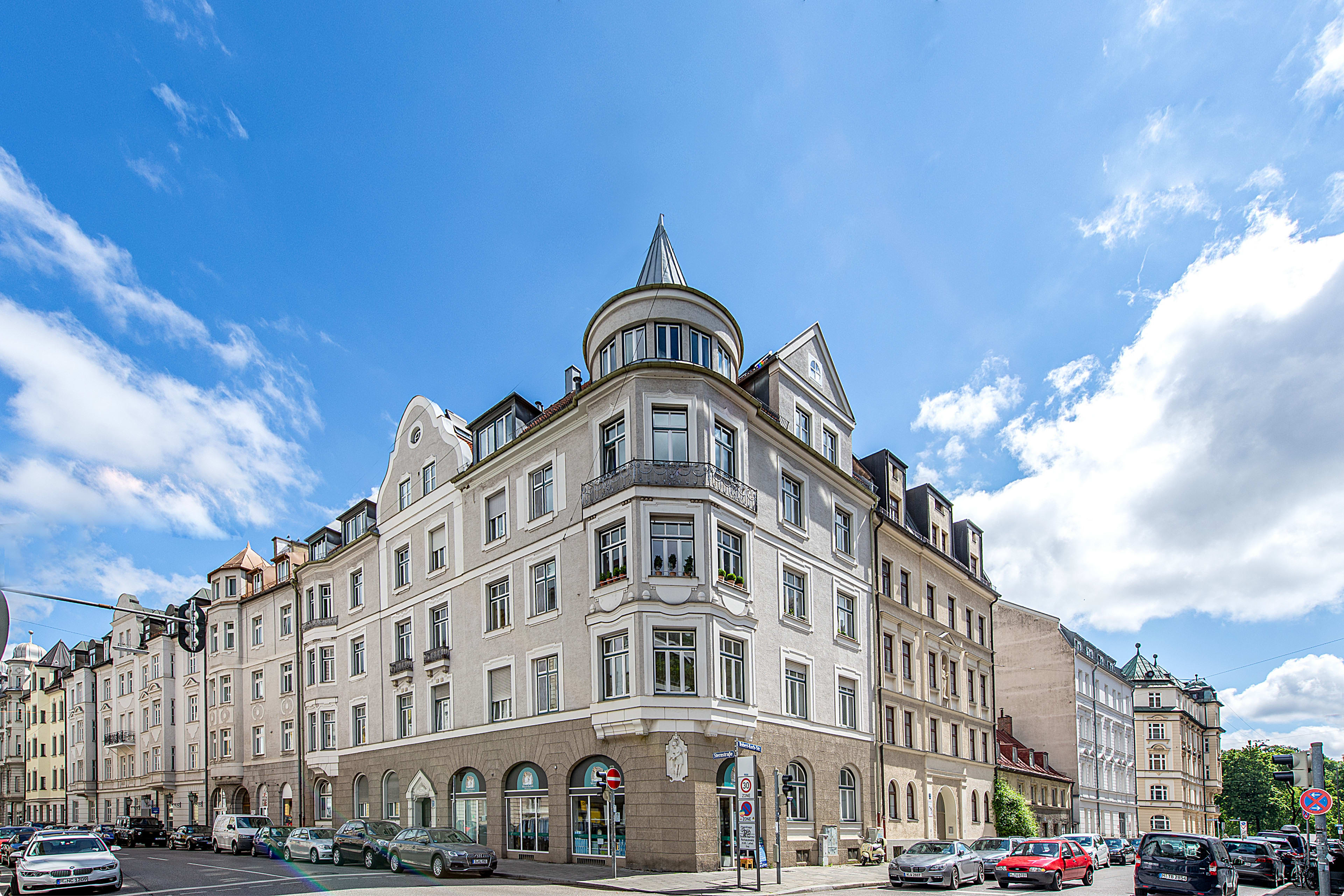 Helle 3-Zimmer-Altbauwohnung Mit Balkon In Toplage