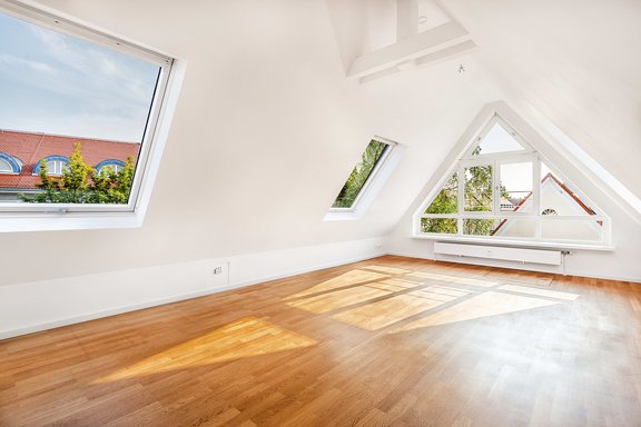 Roof studio with glazed gable front