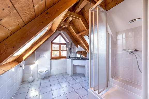 Duschbad en suite im DG