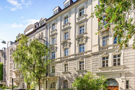 Prachtvolle Villen-Etage in denkmalgeschütztem Stadtpalais von 1900