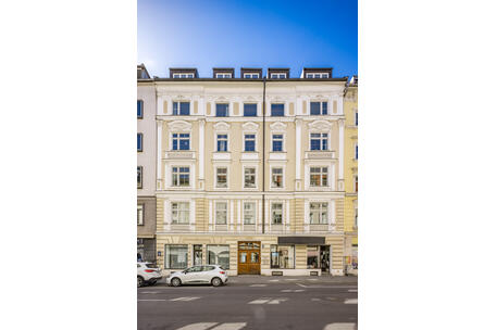 High-End at the Viktualienmarkt: A Curated Design Gem in a Prime Location in the Old Town