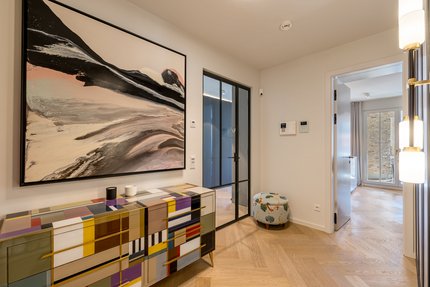 Generous entrance area