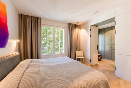 Quiet master bedroom