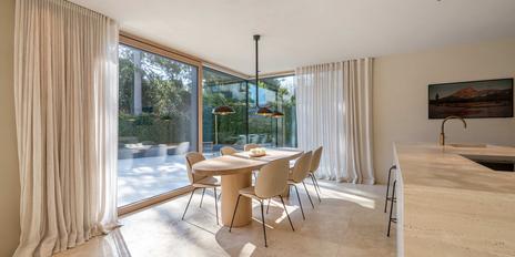 Architectural highlight: villa with exquisite furnishings and dream garden