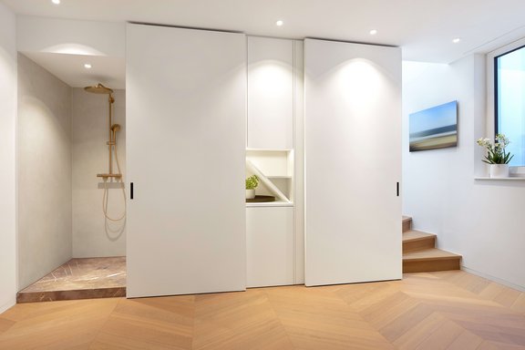 Rainshower in hobby/guest area