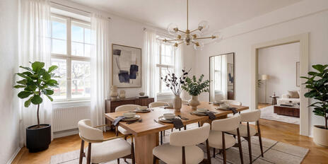 Historic charm: Stylish apartment in an older building with a flexible floor plan