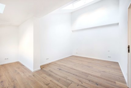 Bedroom with reclining windows