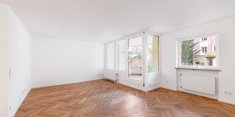 High-quality 1-room apartment with balcony