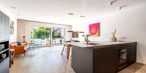 Hochwertige 4-Zimmer-Wohnung von 2019 mit stylischer Ästhetik, idealem Schnitt und West-Loggia